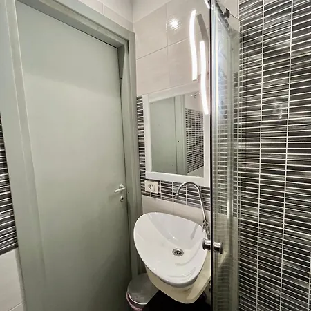 Oda ve Kahvaltı Dada Roma